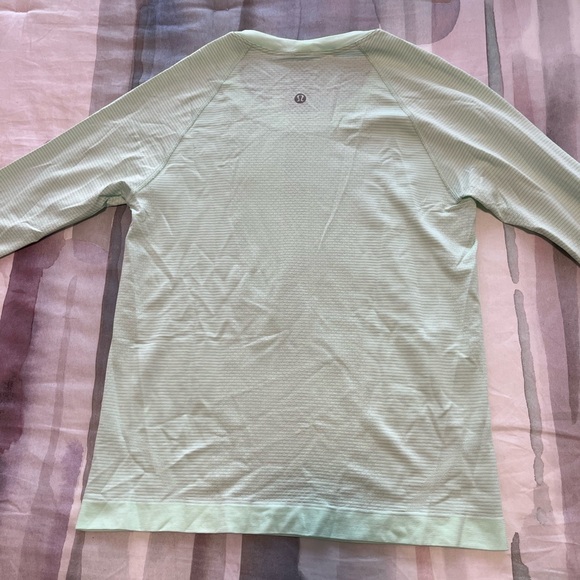 NEW Swiftly Tech Long Sleeve Shirt 2.0 *Race Length - Picture 3 of 5